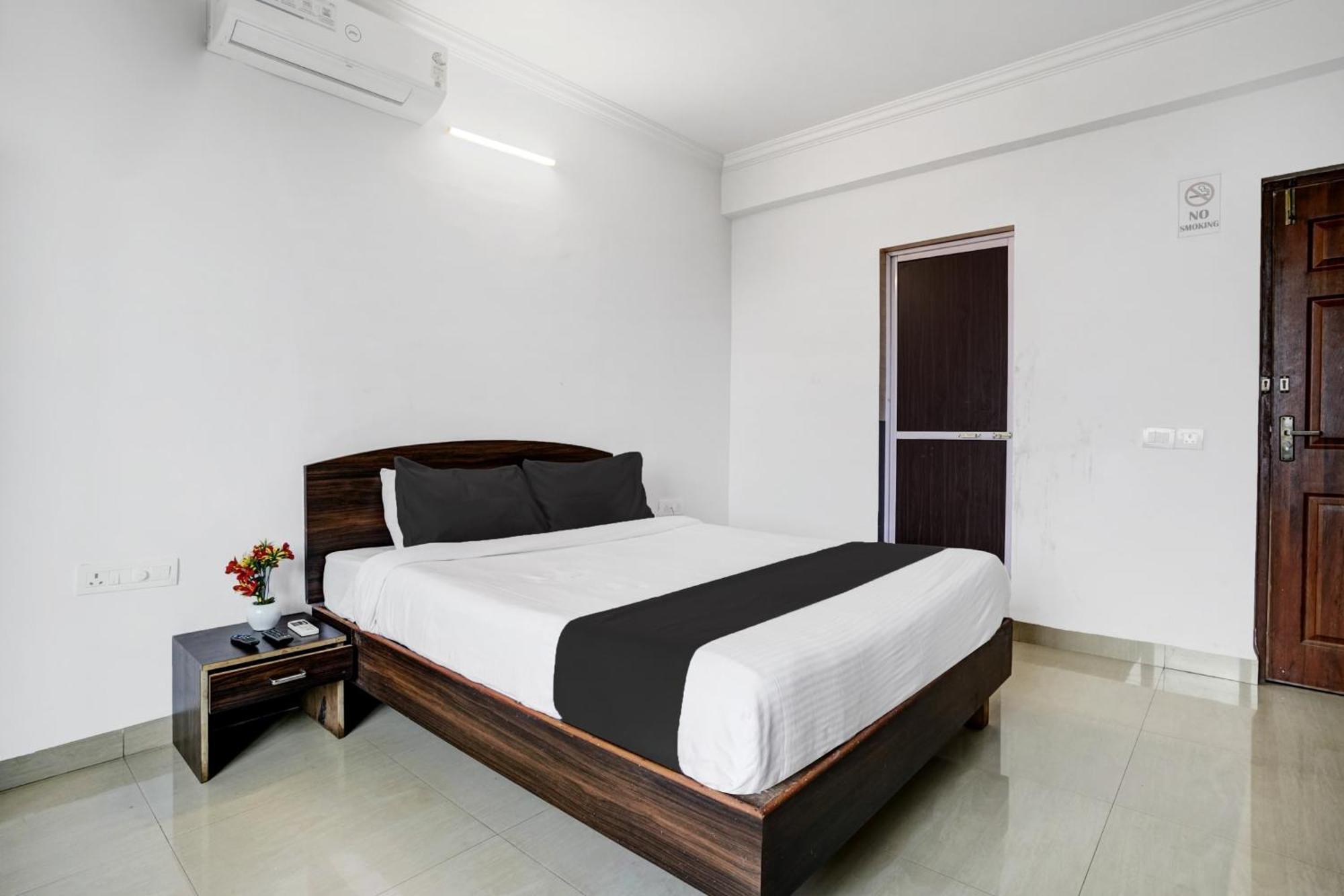 Super Hotel O Porvorim Sangolda Esterno foto